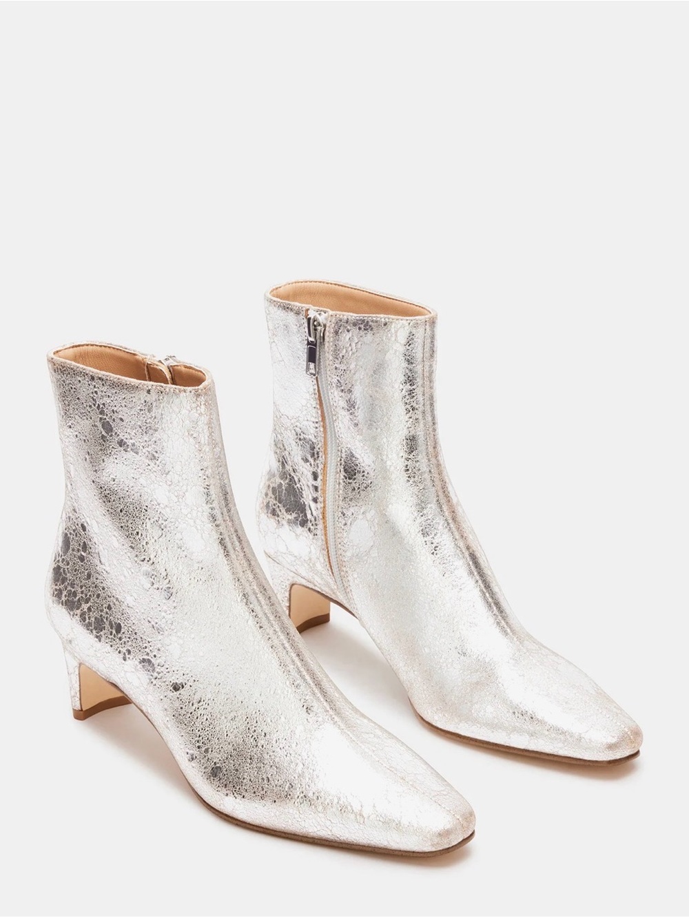 ✨ NIB STEVE MADDEN DELVIE SILVER LEATHER – SIZE 7 ✨